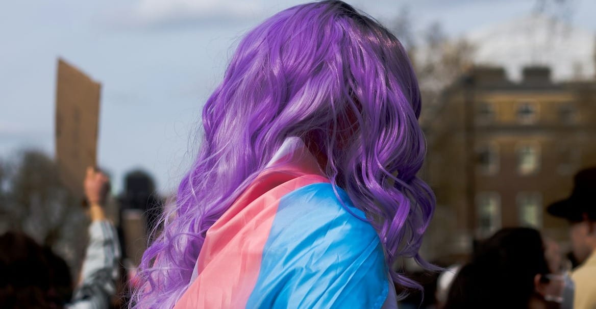 Cultura Trans em Portugal: conforme representada nos media social e quem são os ìcones